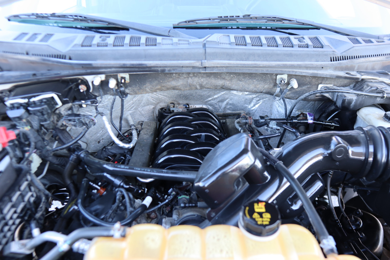 2015 Ford F-150 Lariat Image 11 of 43