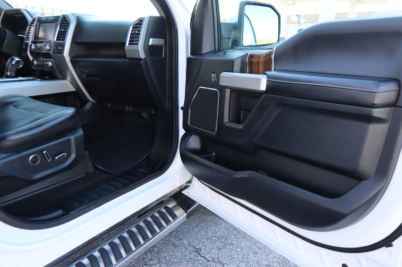 2015 Ford F-150 Lariat Image 24 of 43