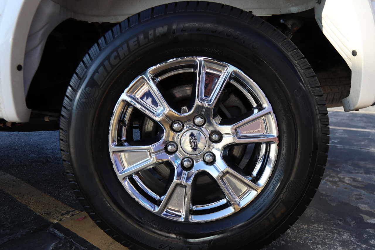 2015 Ford F-150 Lariat Image 13 of 43