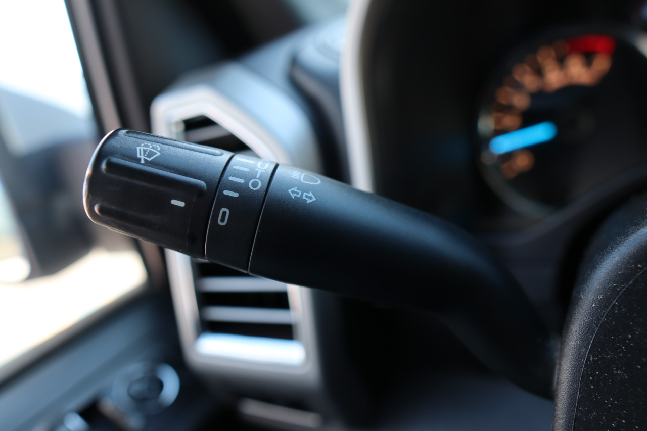 2015 Ford F-150 Lariat Image 41 of 43