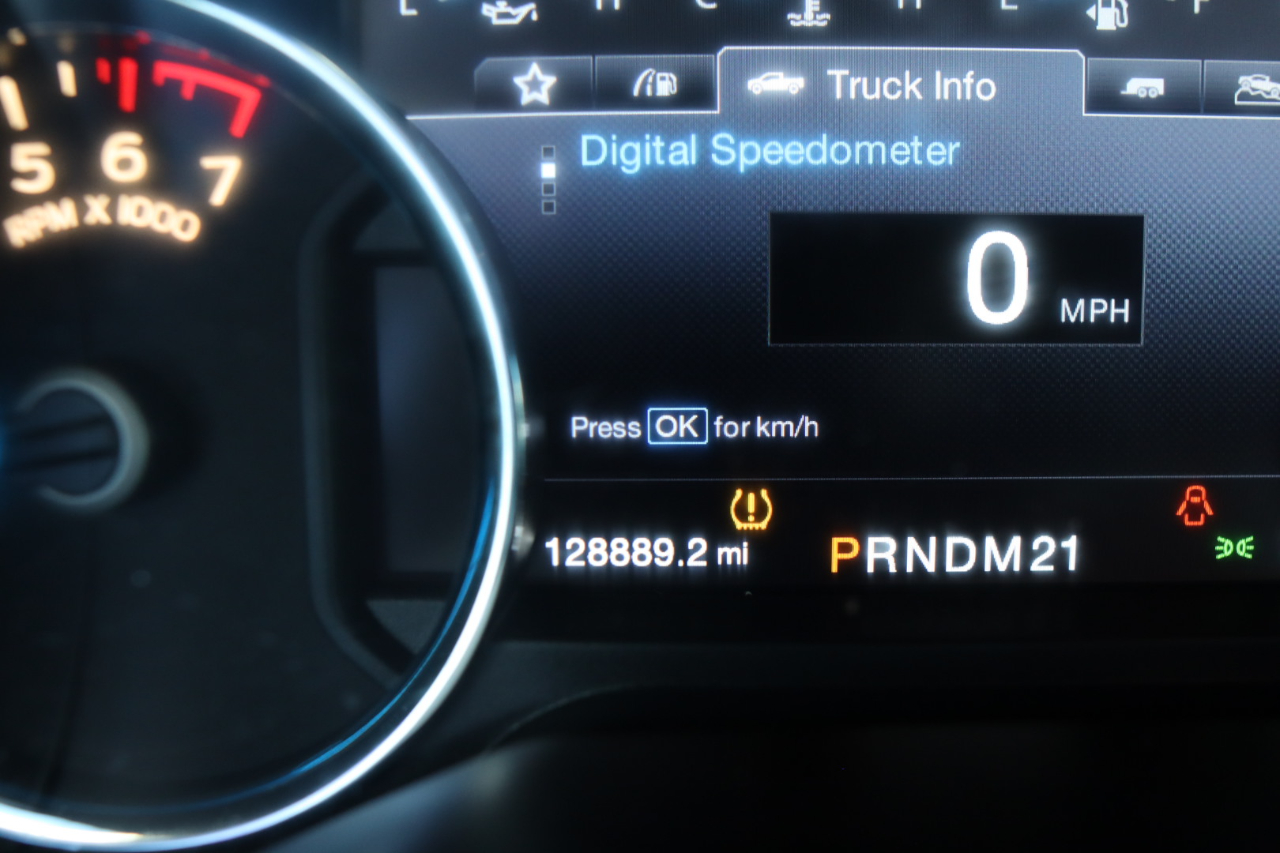 2015 Ford F-150 Lariat Image 35 of 43