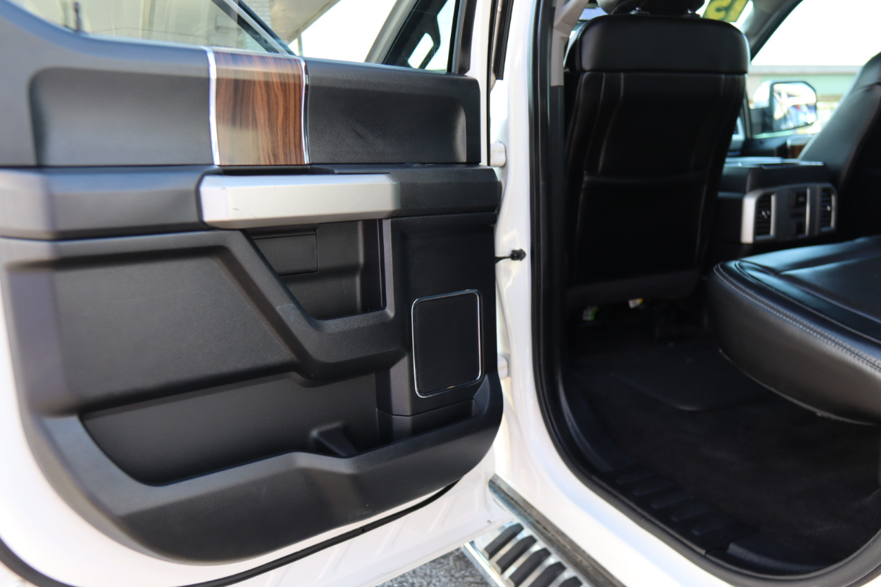 2015 Ford F-150 Lariat Image 29 of 43