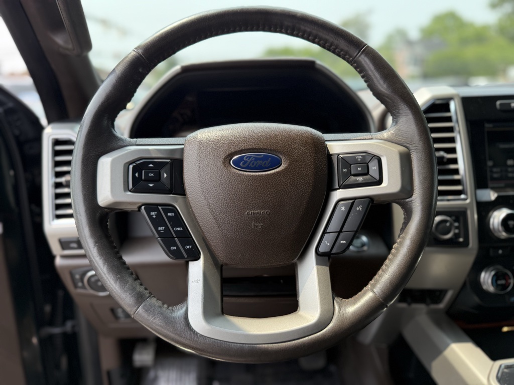 Vehicle image 29 of 32