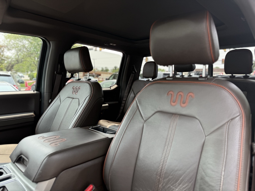 Vehicle image 15 of 32