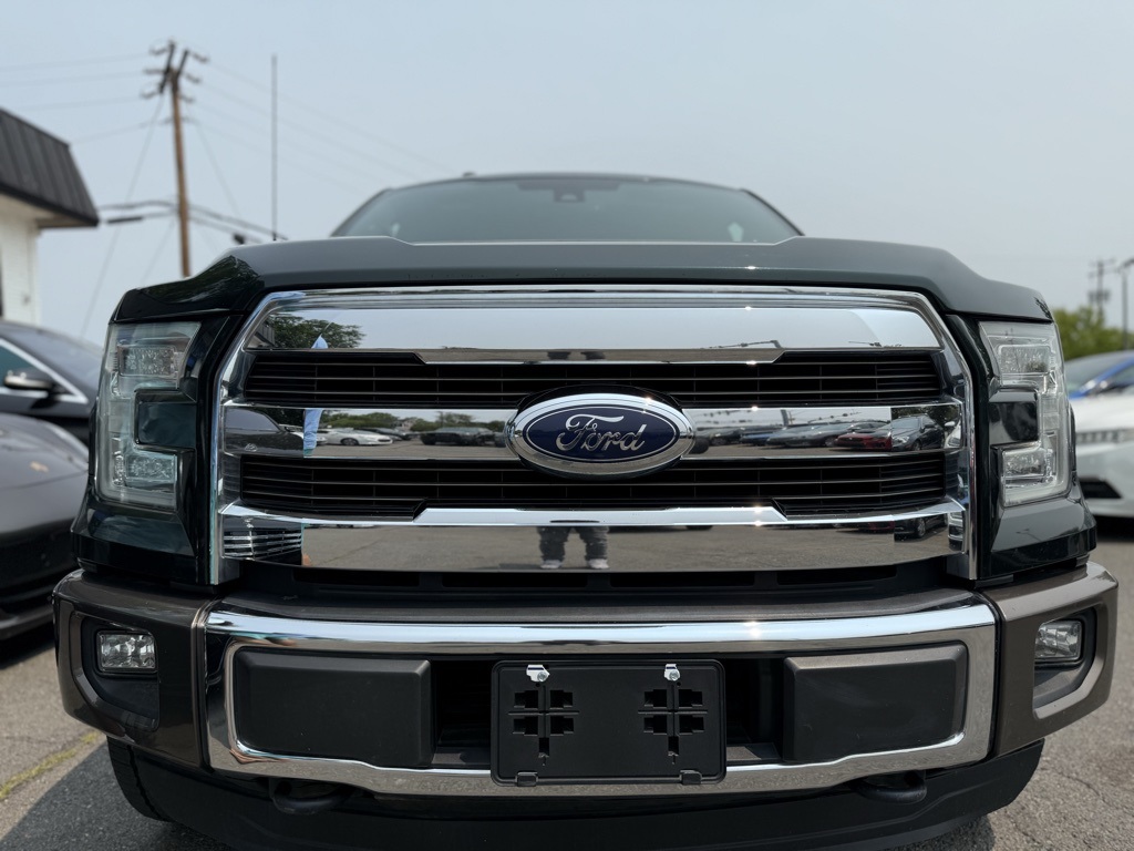 Vehicle image 8 of 32