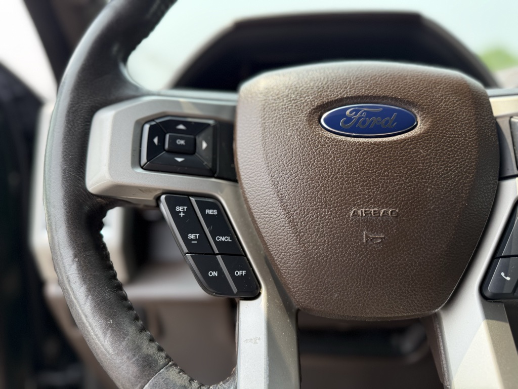 Vehicle image 31 of 32