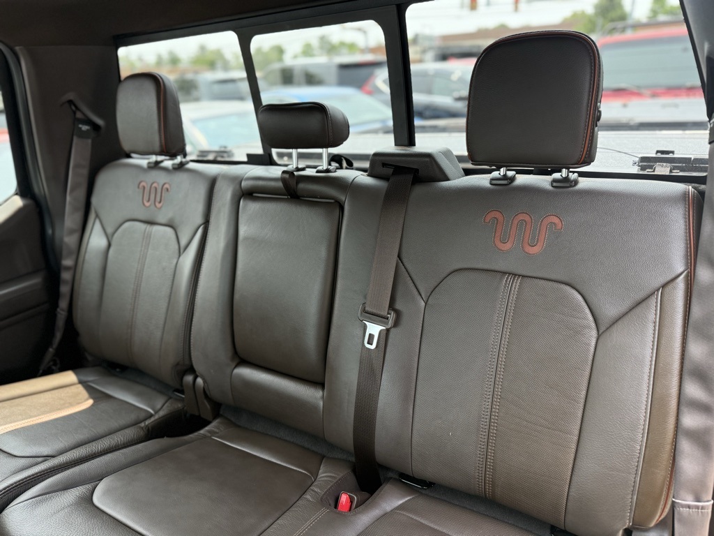 Vehicle image 16 of 32