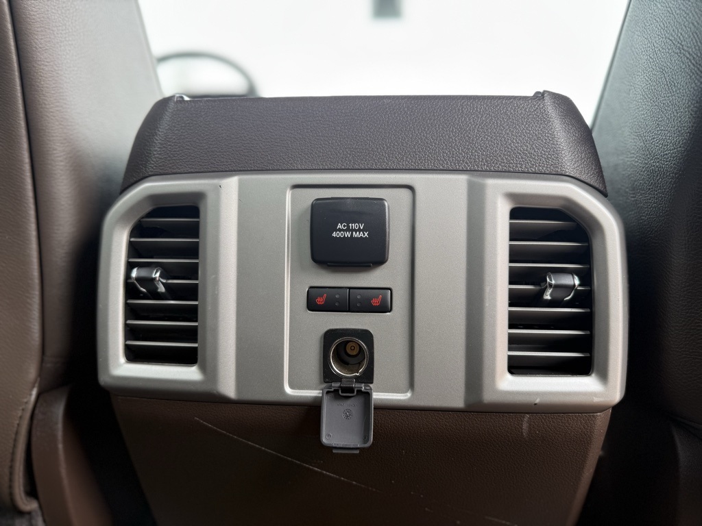 Vehicle image 22 of 32