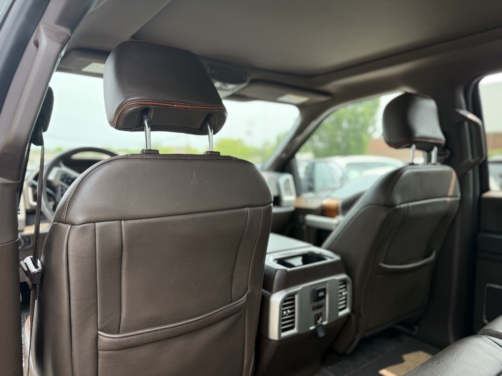 Vehicle image 20 of 32