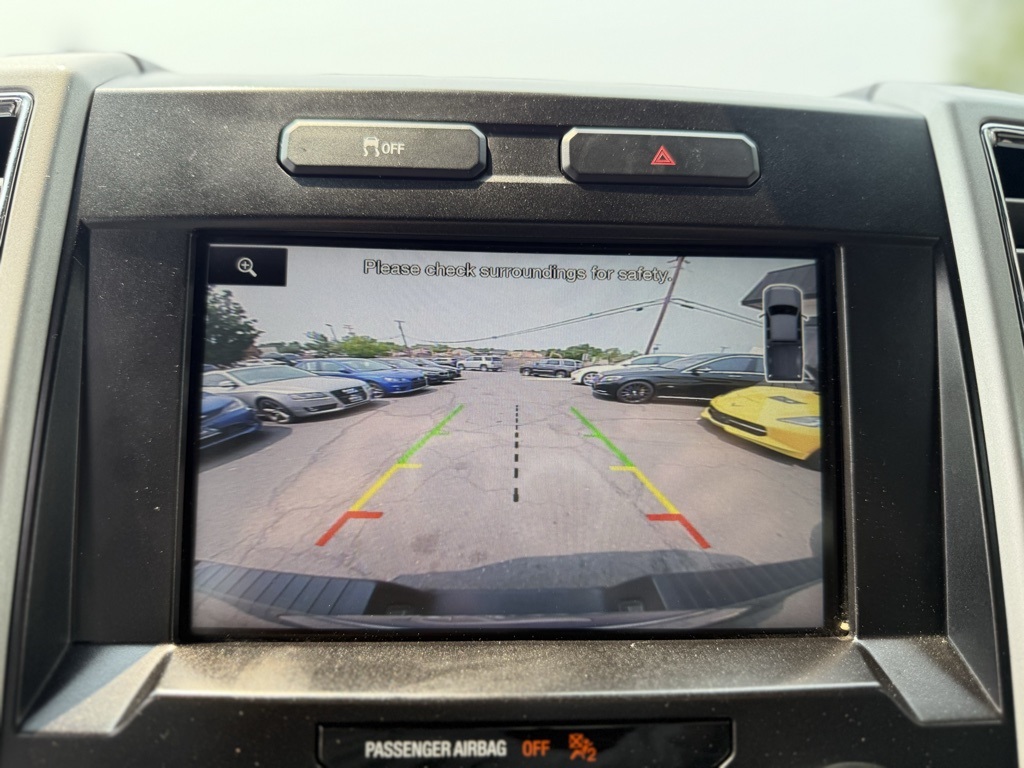 Vehicle image 27 of 32