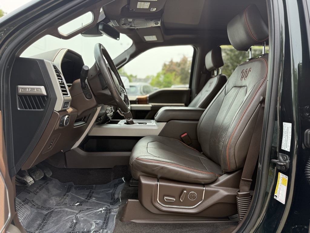 Vehicle image 12 of 32