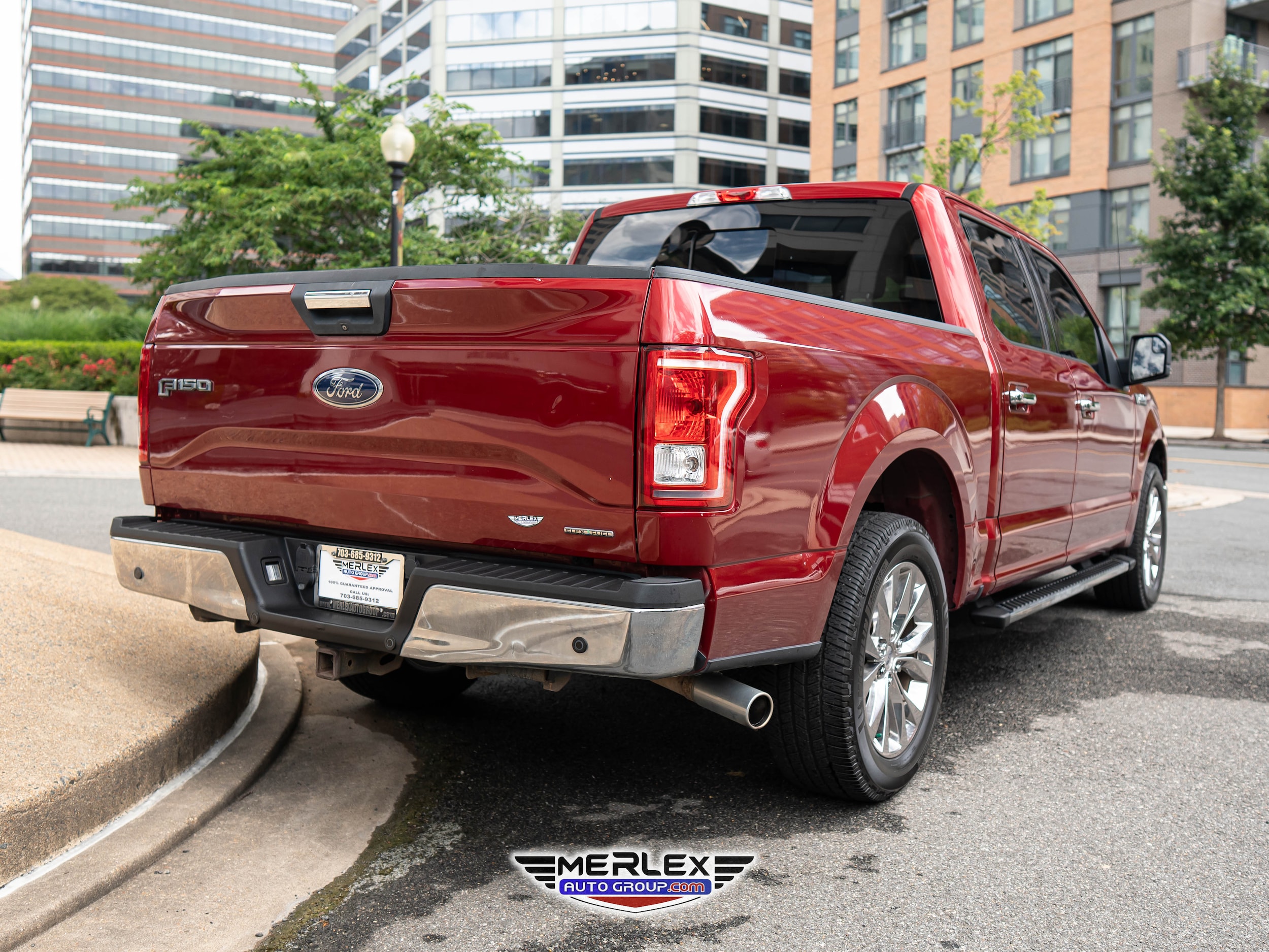 2015 Ford F-150 XLT Image 4 of 49
