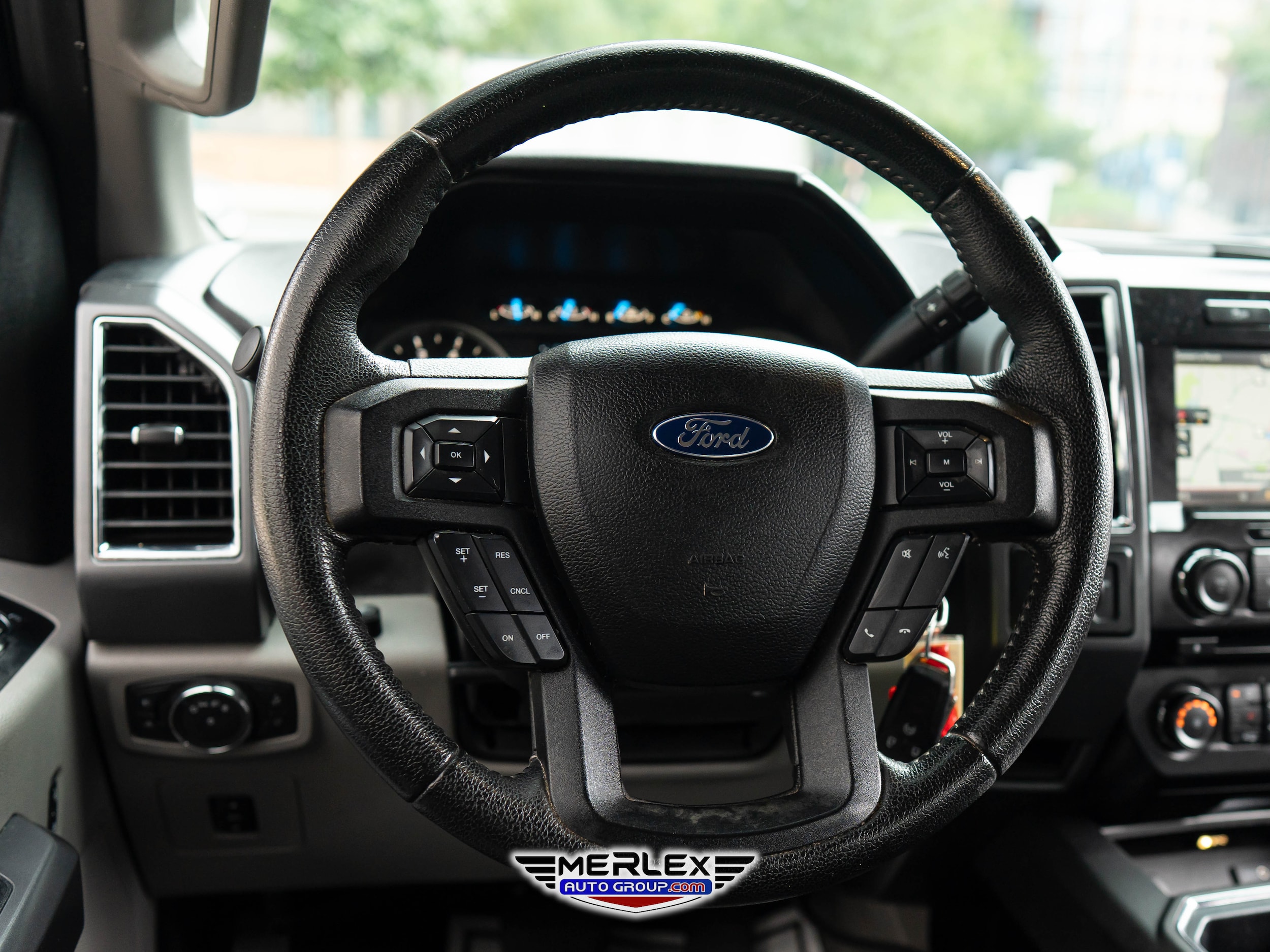 2015 Ford F-150 XLT Image 38 of 49