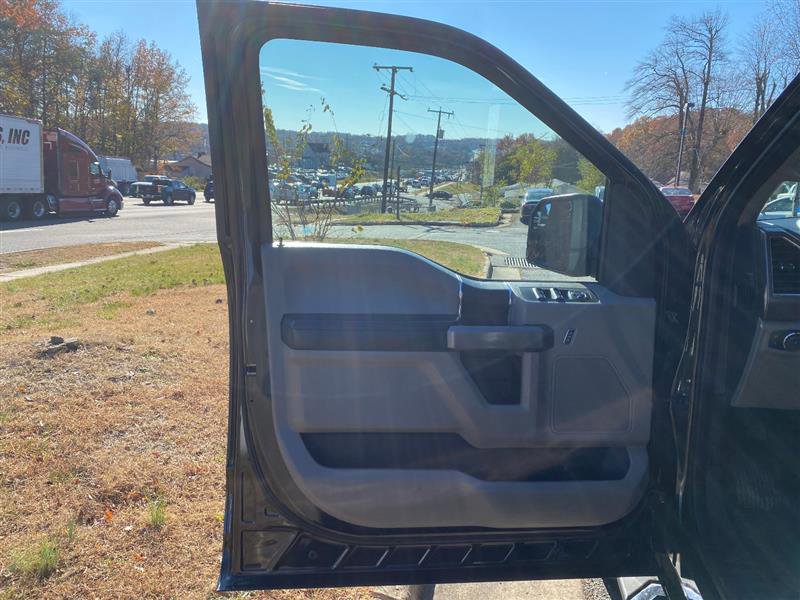 Vehicle image 5 of 17