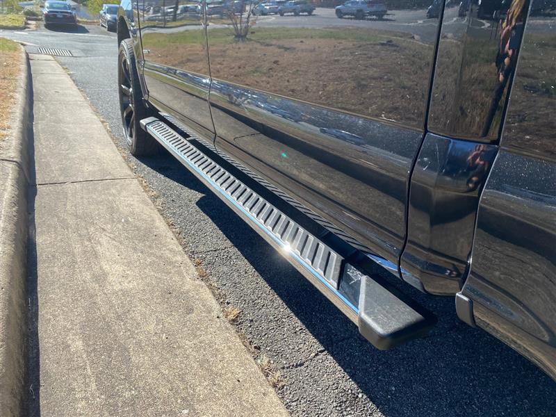 Vehicle image 16 of 17