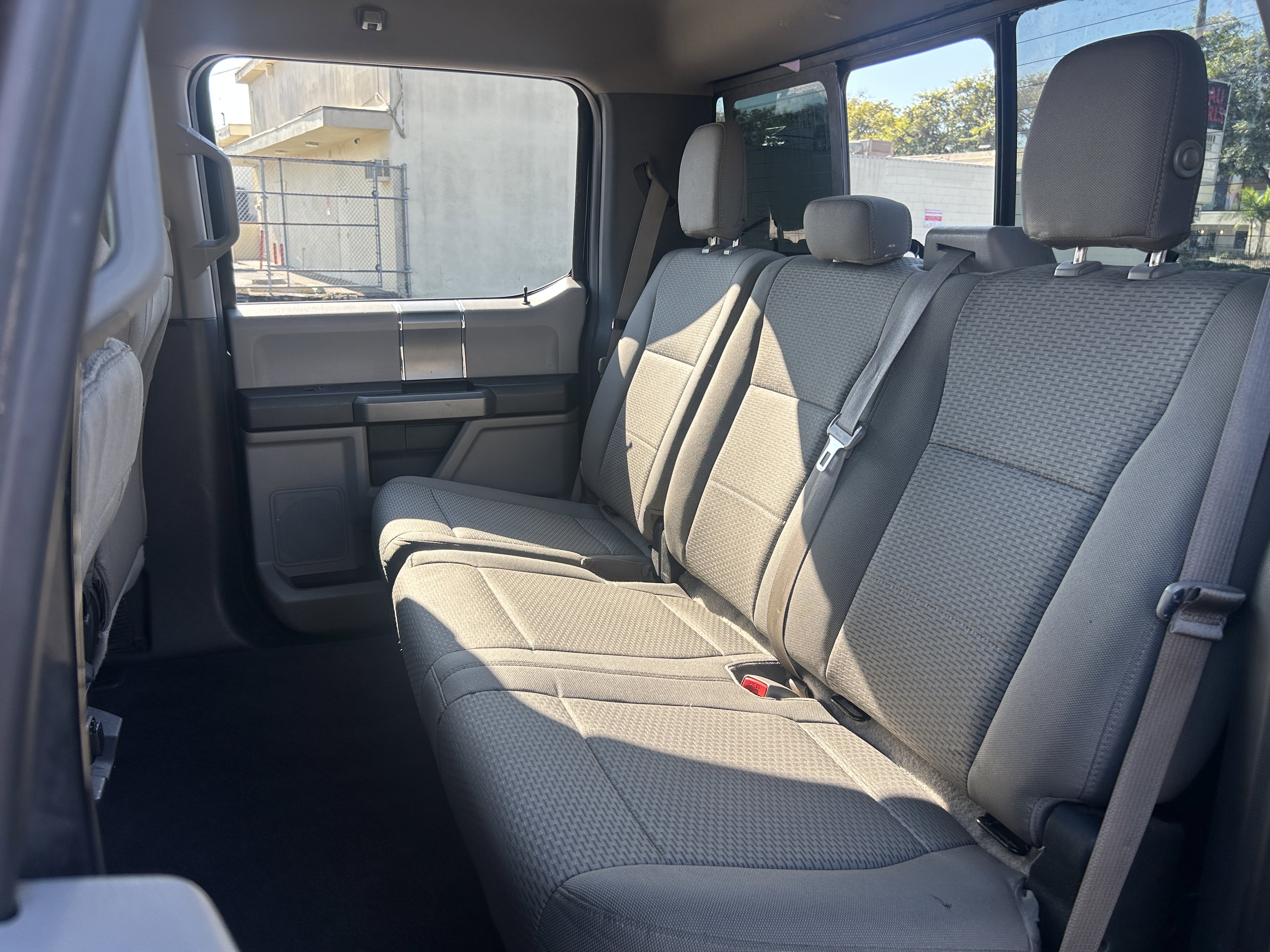 2015 Ford F-150 XLT Image 24 of 44