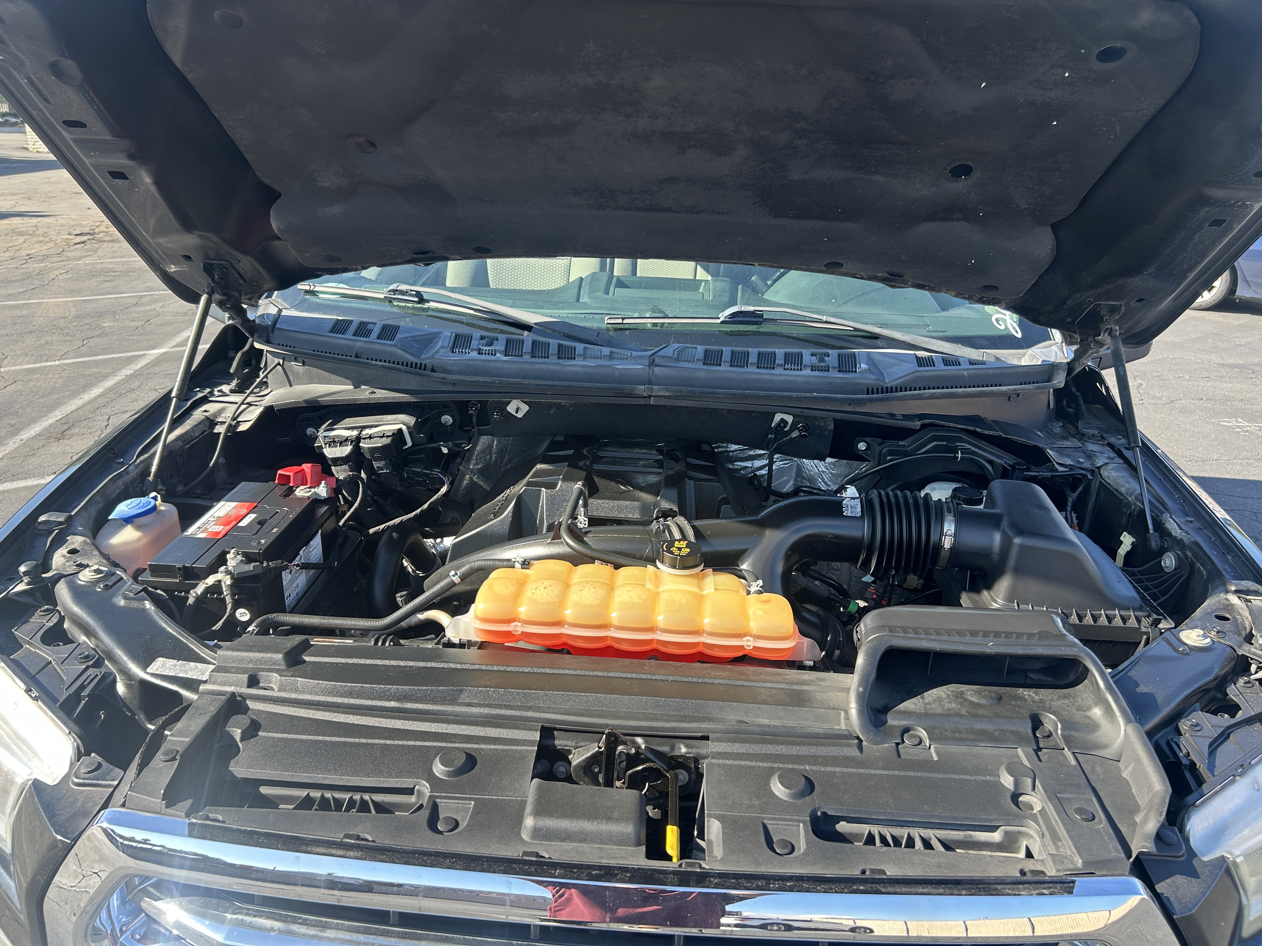 2015 Ford F-150 XLT Image 11 of 44