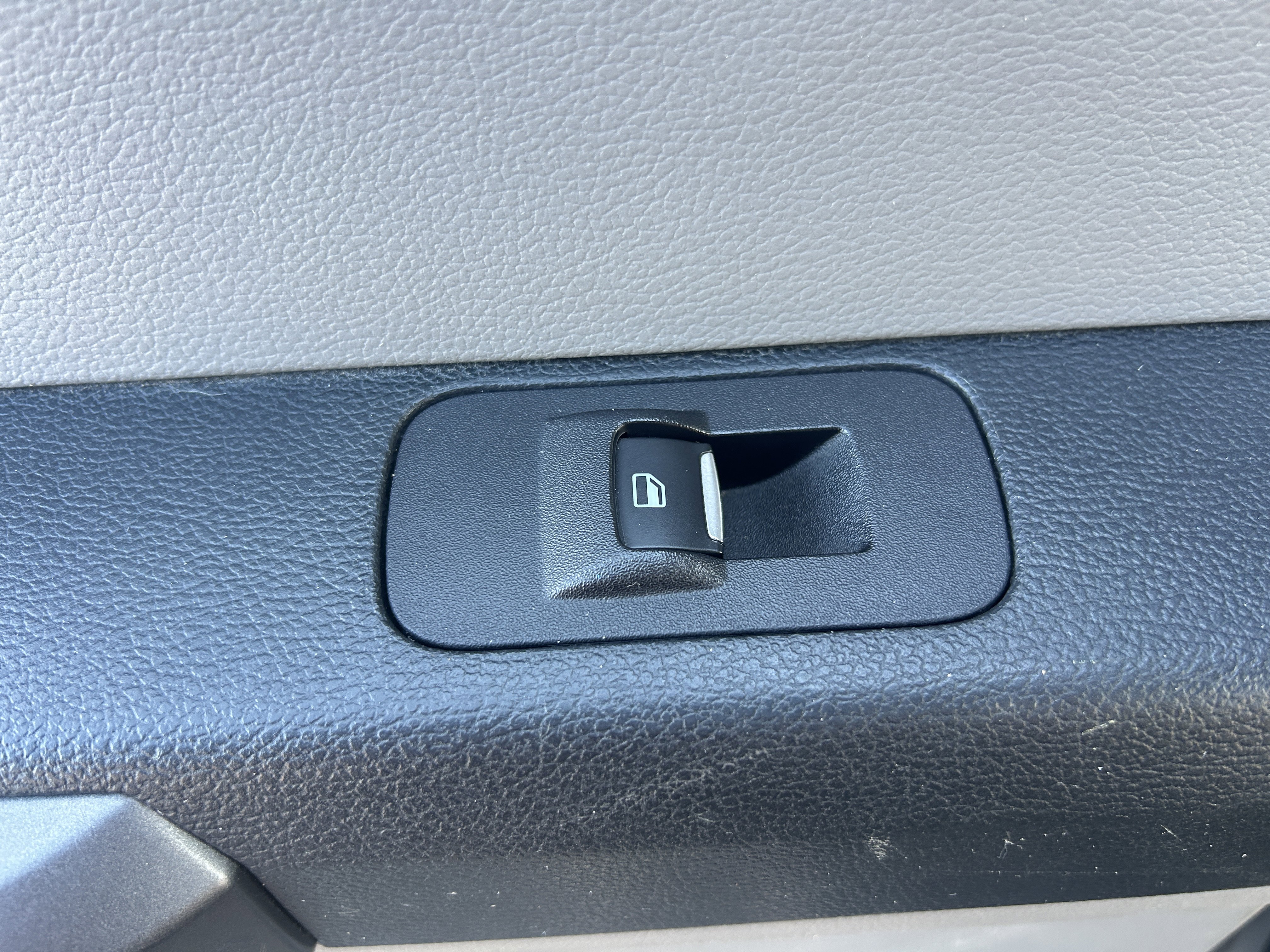 2015 Ford F-150 XLT Image 35 of 44