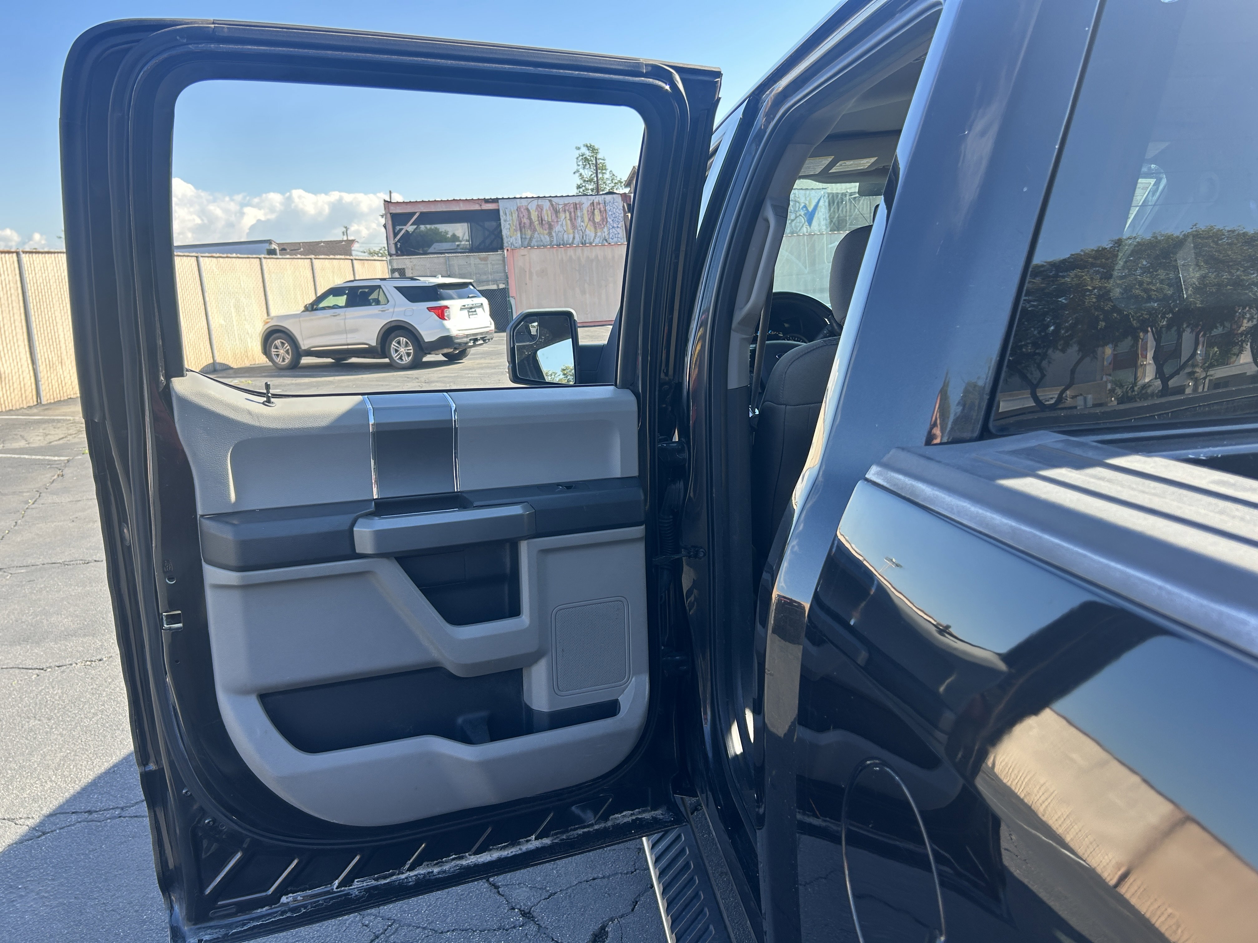 2015 Ford F-150 XLT Image 27 of 44