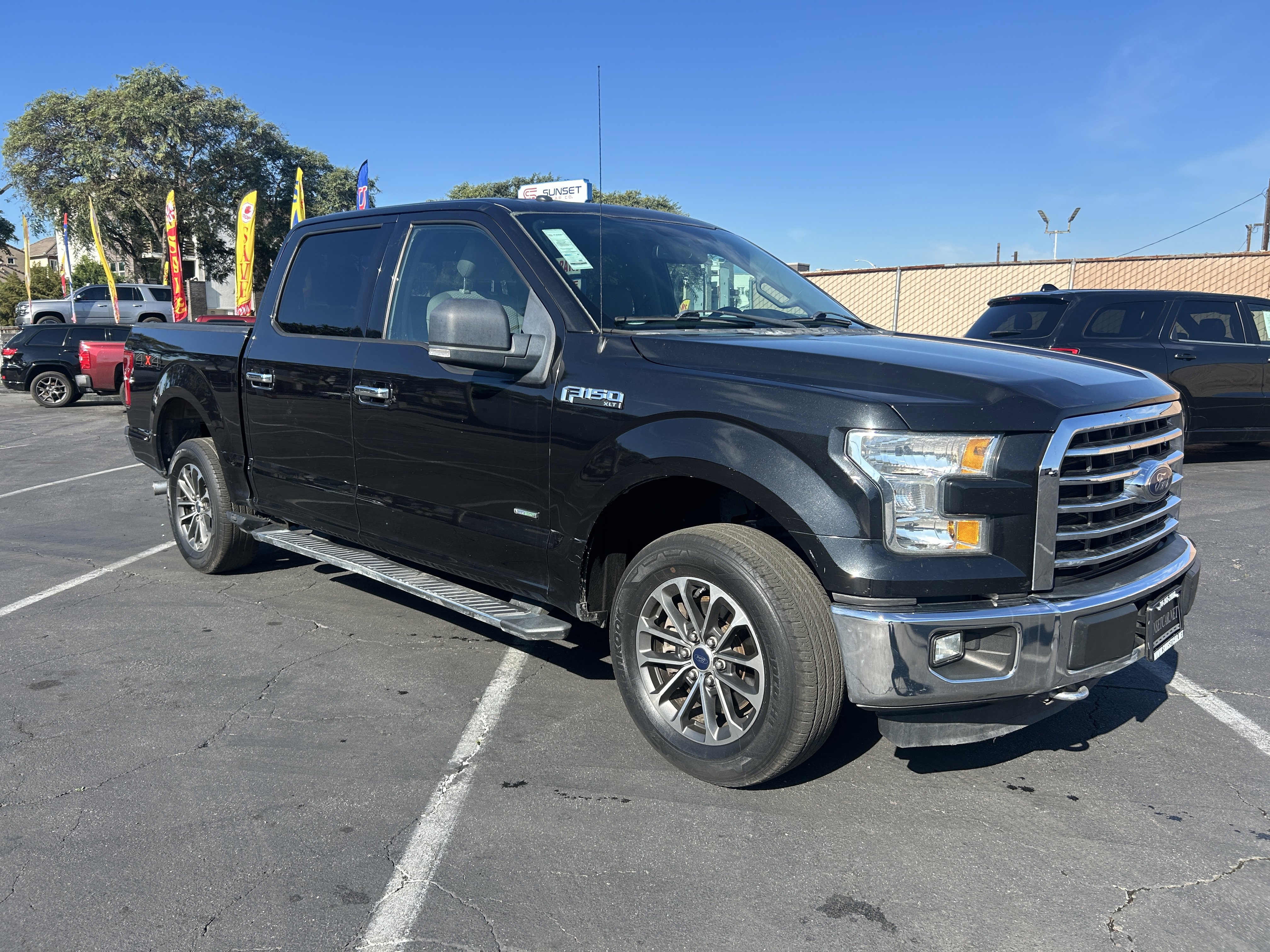 2015 Ford F-150 XLT Image 4 of 44