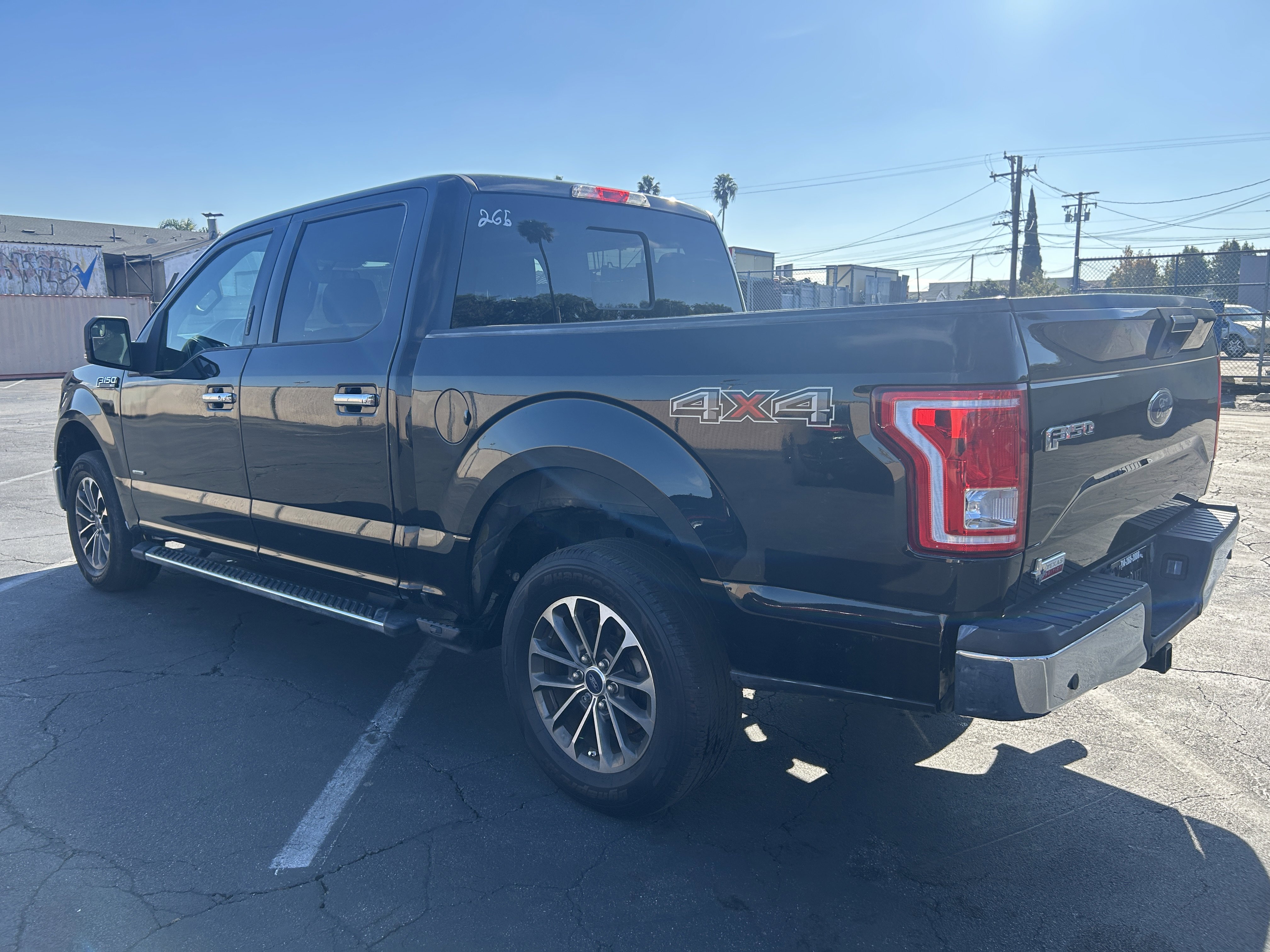 2015 Ford F-150 XLT Image 9 of 44