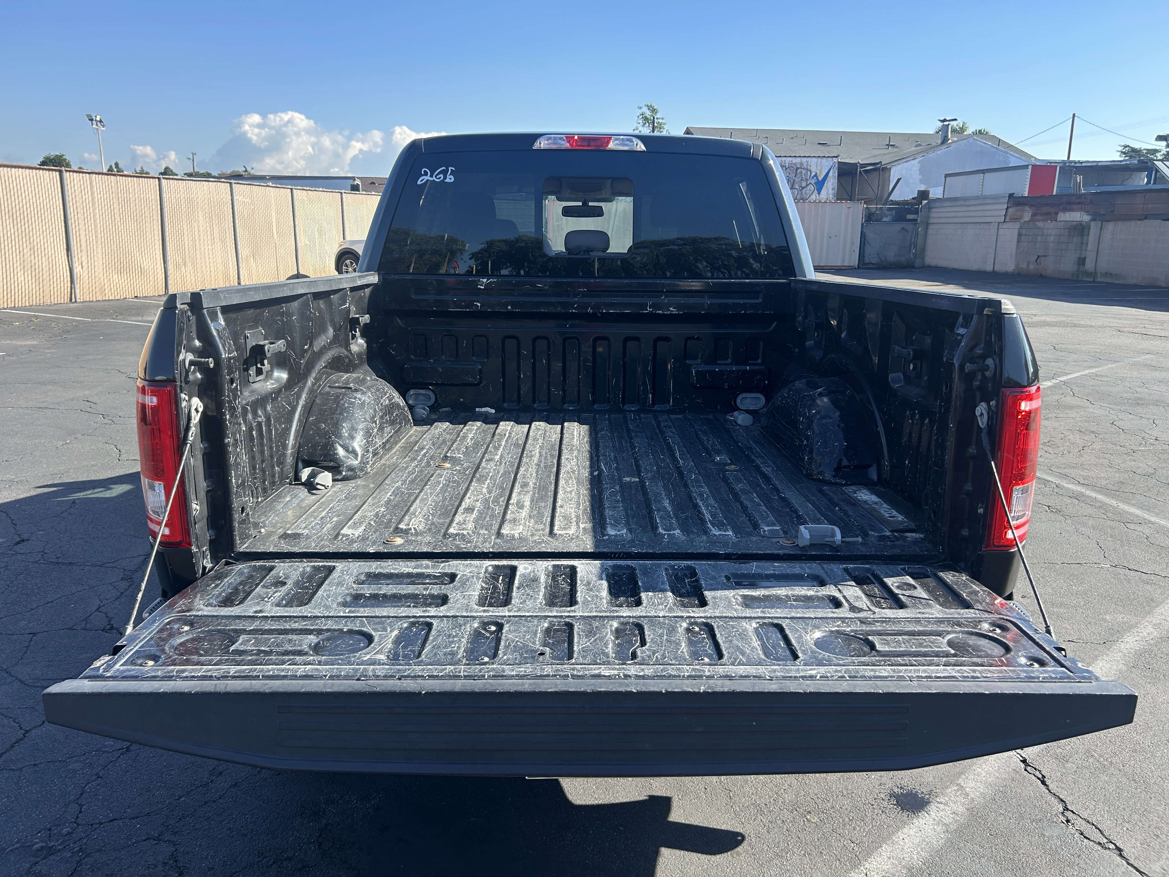 2015 Ford F-150 XLT Image 16 of 44