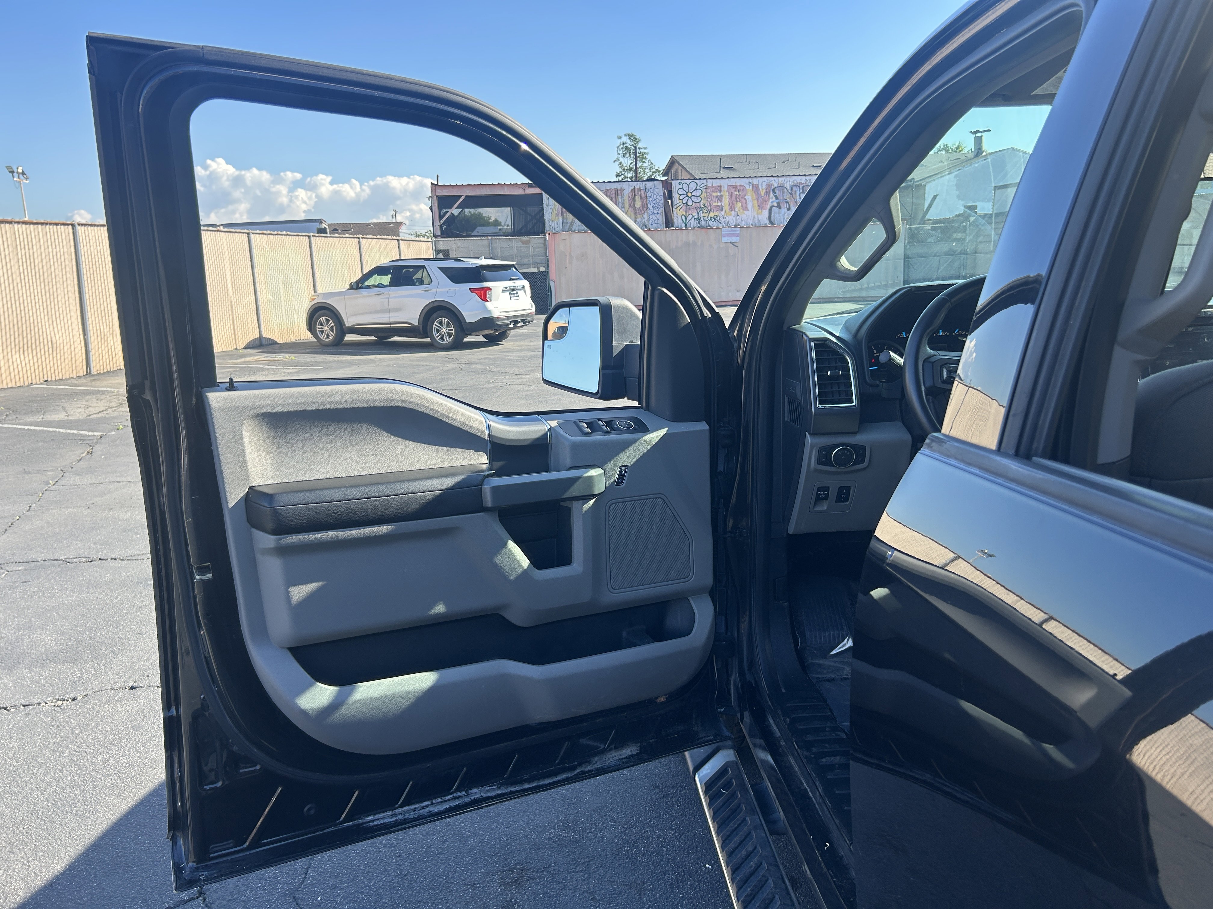 2015 Ford F-150 XLT Image 40 of 44