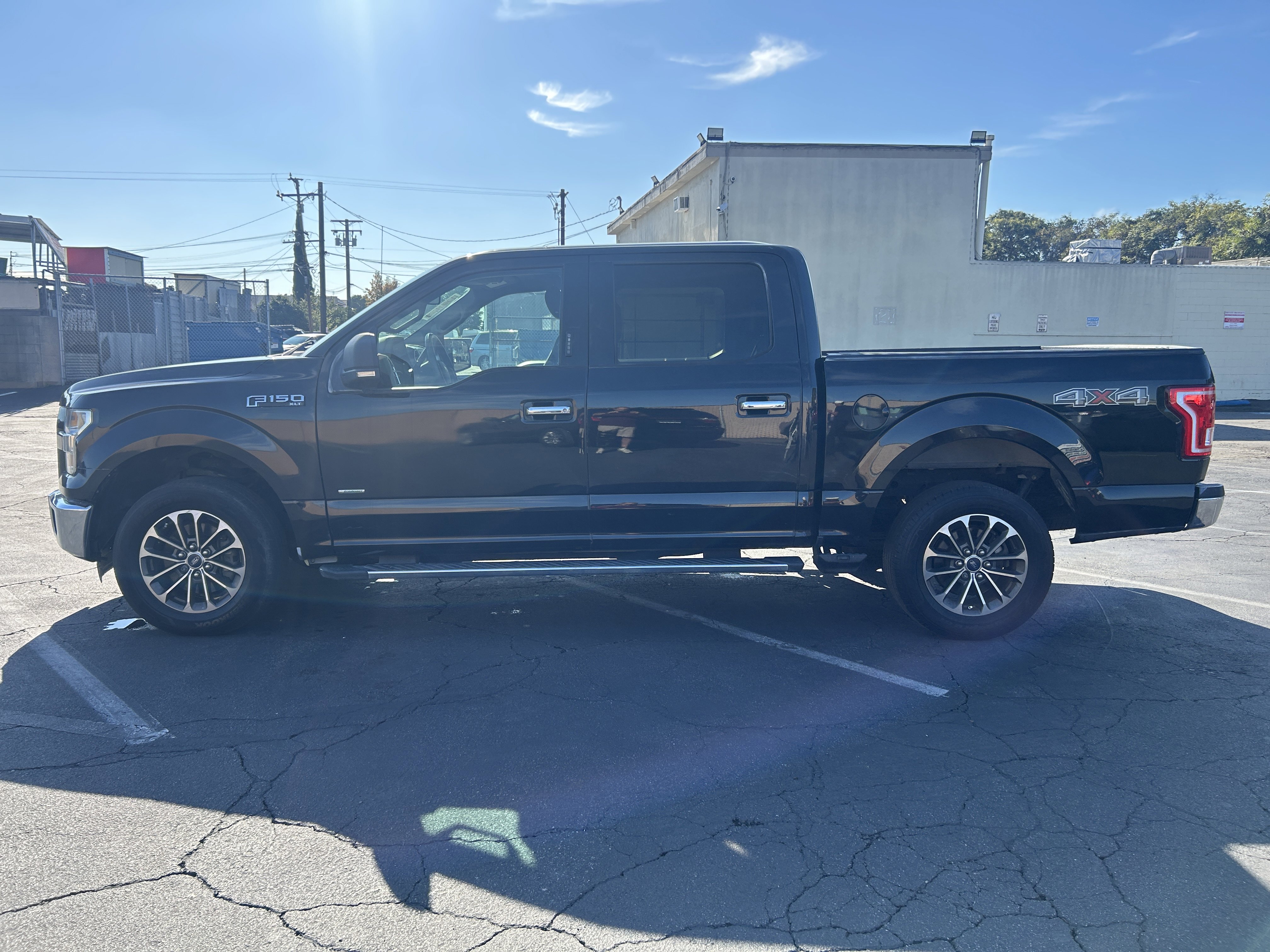 2015 Ford F-150 XLT Image 10 of 44