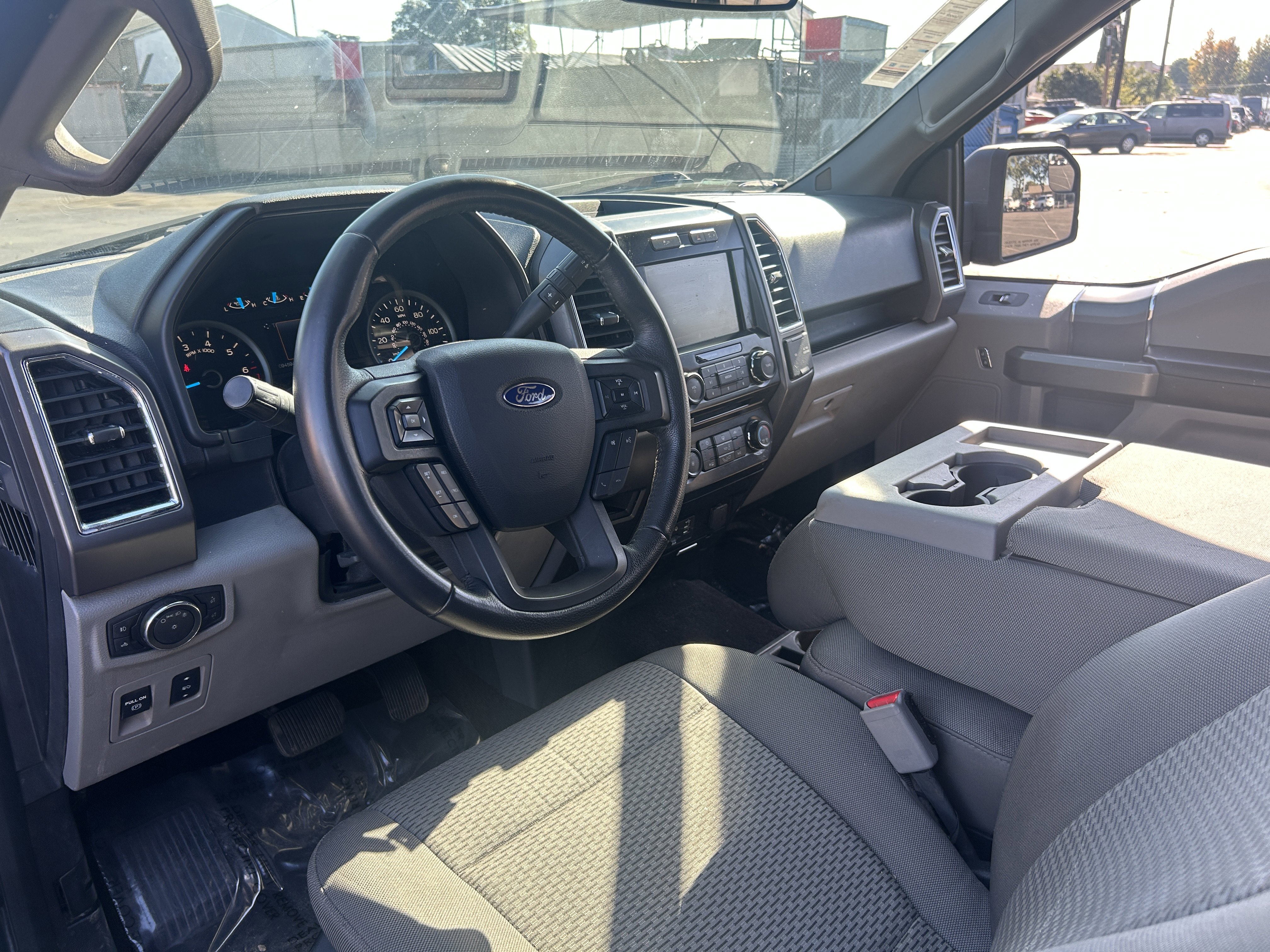 2015 Ford F-150 XLT Image 29 of 44