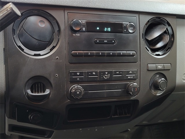 Vehicle image 14 of 26