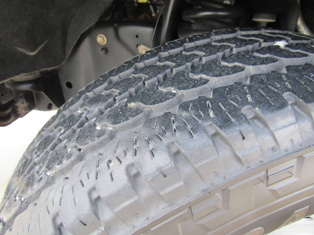 Vehicle image 15 of 16