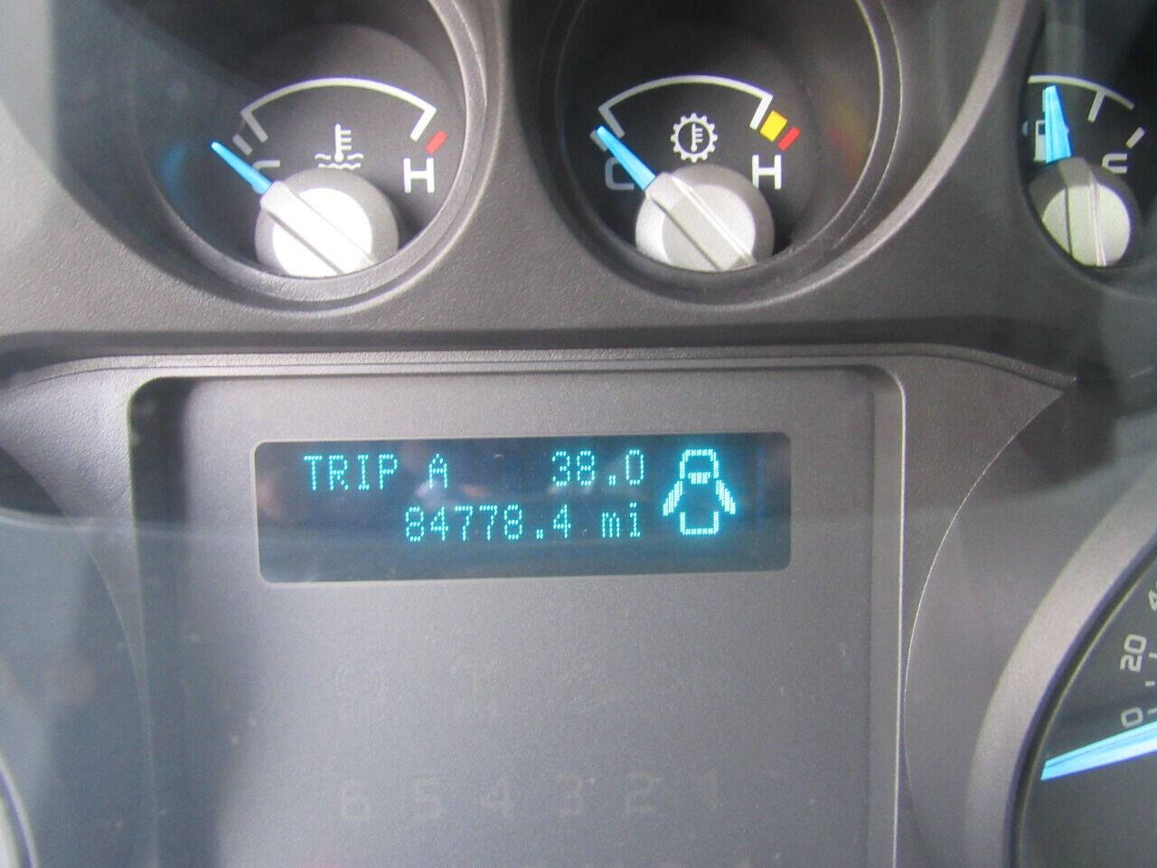 Vehicle image 13 of 16