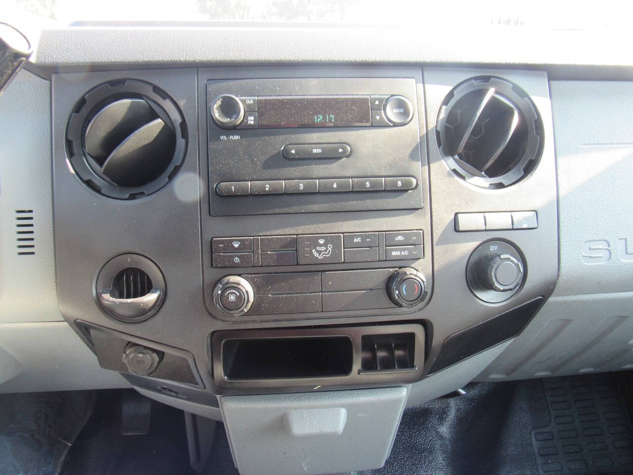 Vehicle image 19 of 21
