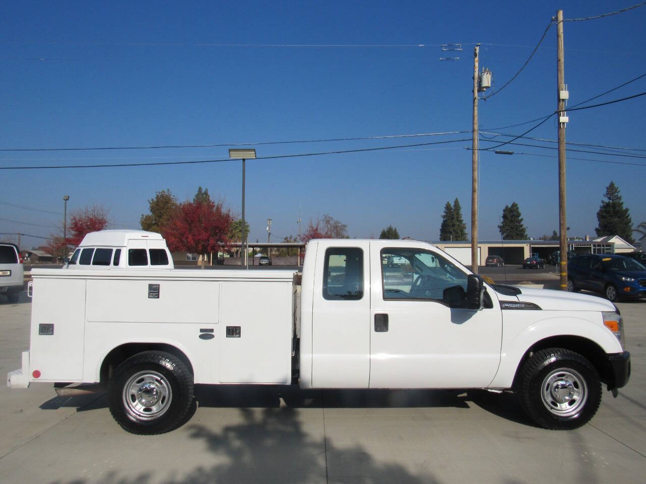 Vehicle image 4 of 21