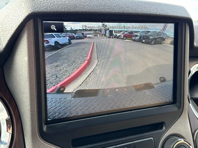 2015 Ford F-350 Lariat Image 21 of 43