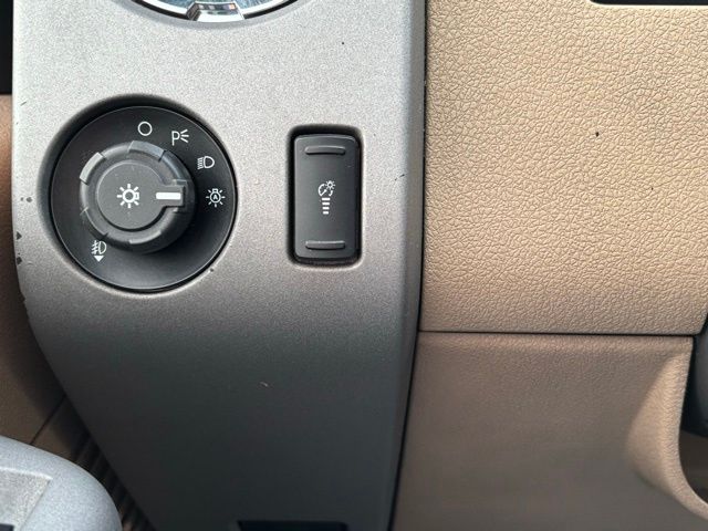 2015 Ford F-350 Lariat Image 29 of 43