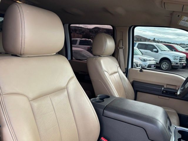 2015 Ford F-350 Lariat Image 15 of 43