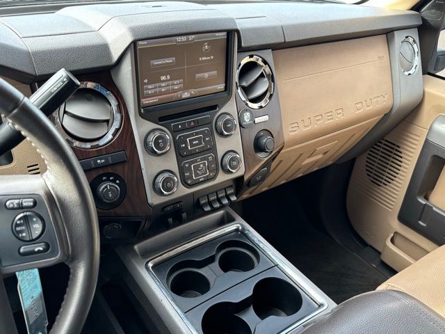 2015 Ford F-350 Lariat Image 22 of 43