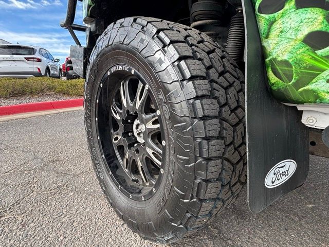 2015 Ford F-350 Lariat Image 10 of 43