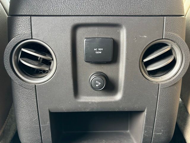 2015 Ford F-350 Lariat Image 28 of 43