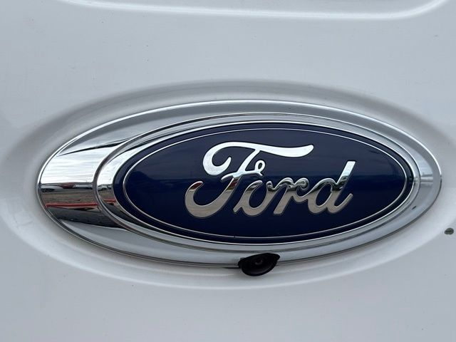 2015 Ford F-350 Lariat Image 35 of 43