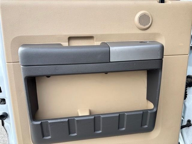 2015 Ford F-350 Lariat Image 26 of 43