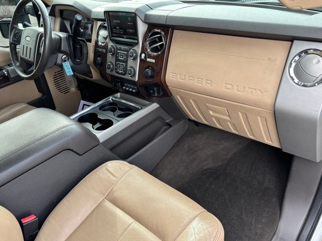 2015 Ford F-350 Lariat Image 17 of 43