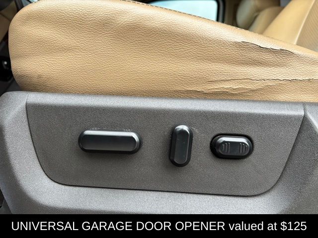 2015 Ford F-350 Lariat Image 24 of 43