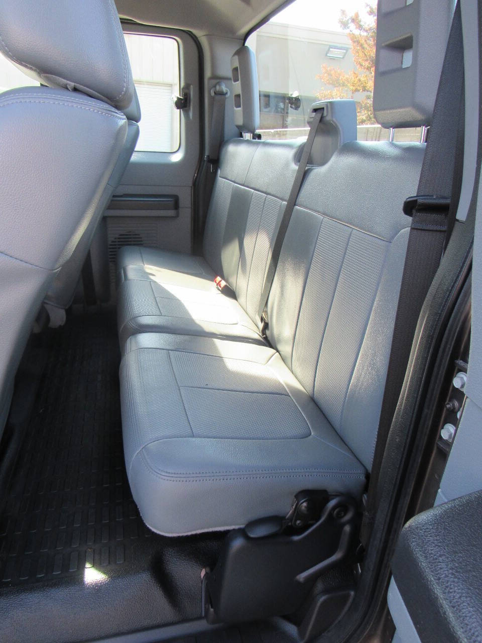 Vehicle image 17 of 23