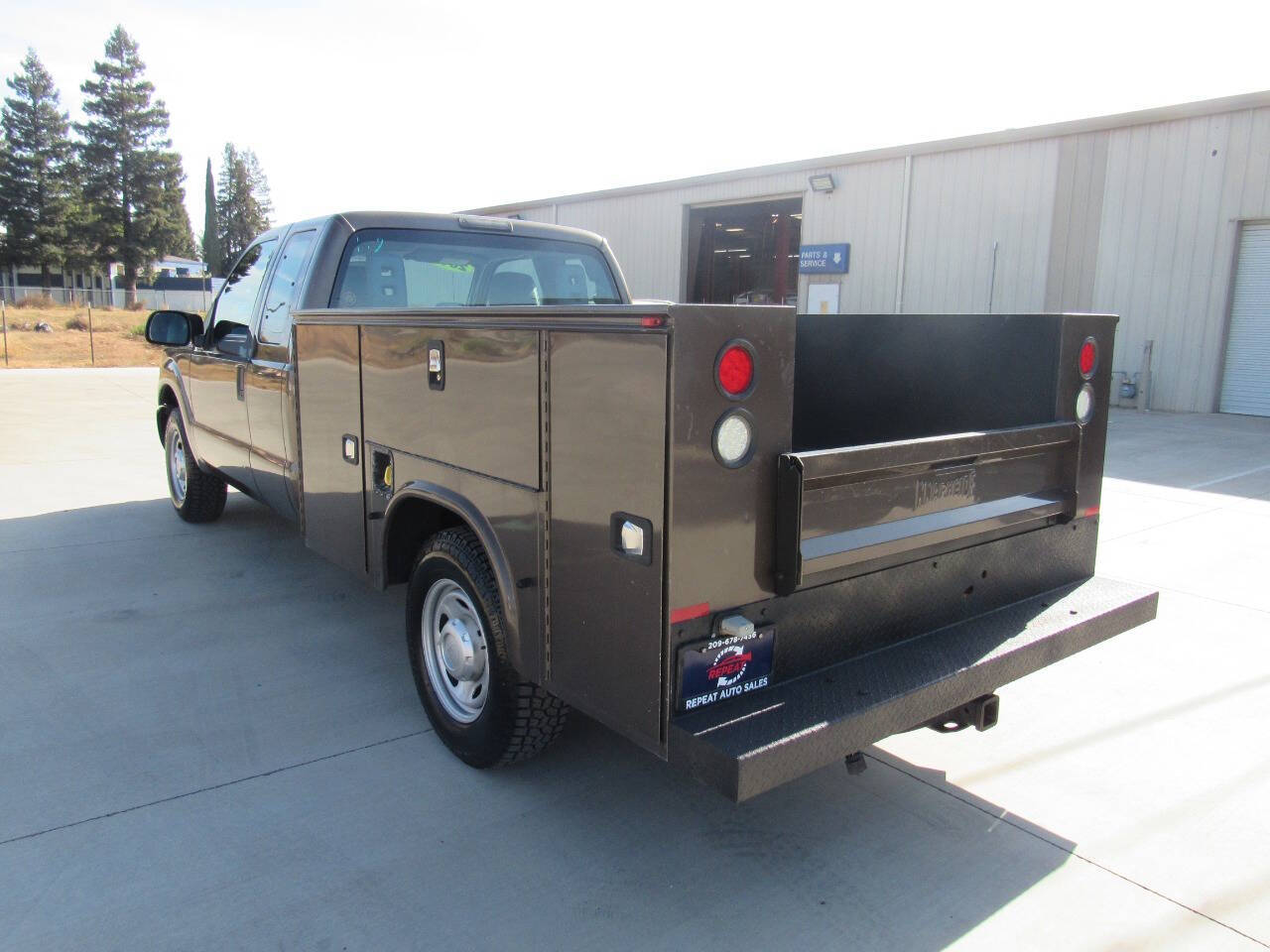 Vehicle image 7 of 23
