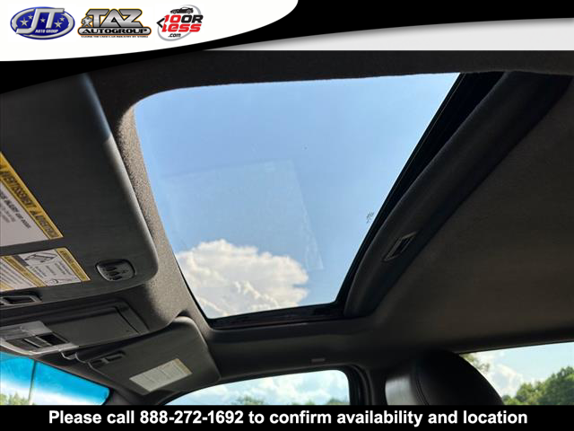 Vehicle image 7 of 21
