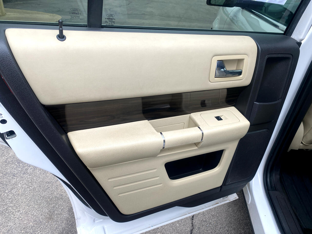 Vehicle image 22 of 30