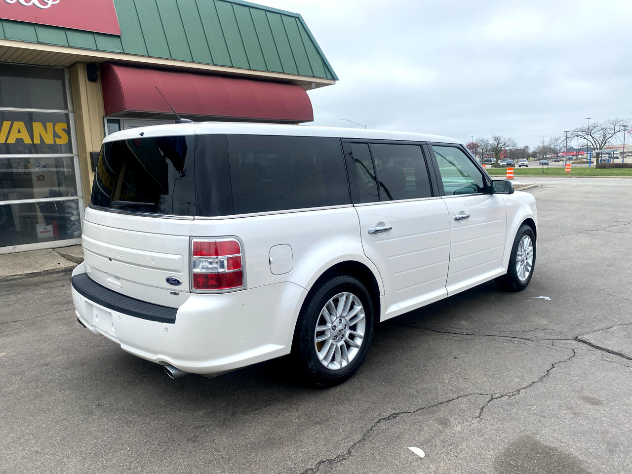 Vehicle image 6 of 30