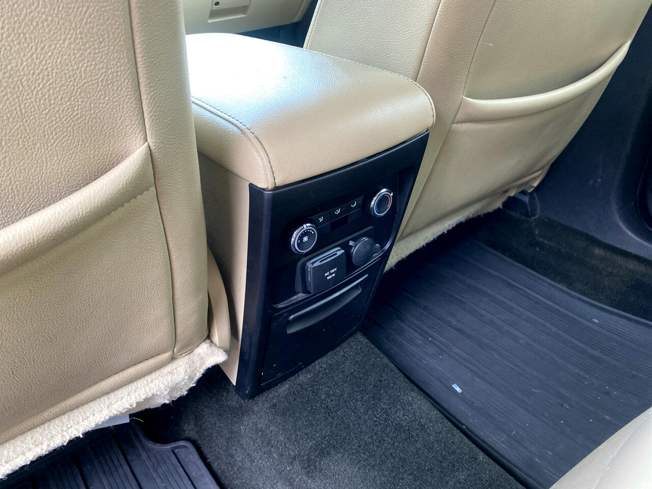 Vehicle image 24 of 30